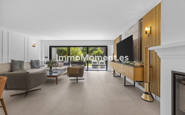 Wiederverkauf - Freistehende Villa - Marbella - Nueva Andalucía