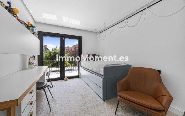 Wiederverkauf - Freistehende Villa - Marbella - Nueva Andalucía