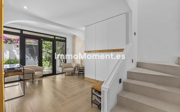 Wiederverkauf - Freistehende Villa - Marbella - Nueva Andalucía