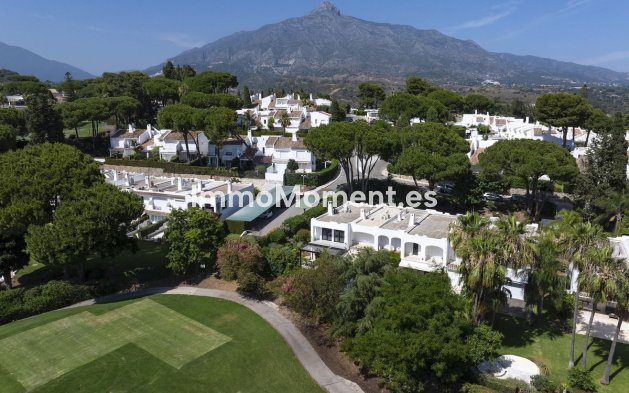 Wiederverkauf - Freistehende Villa - Marbella - Nueva Andalucía