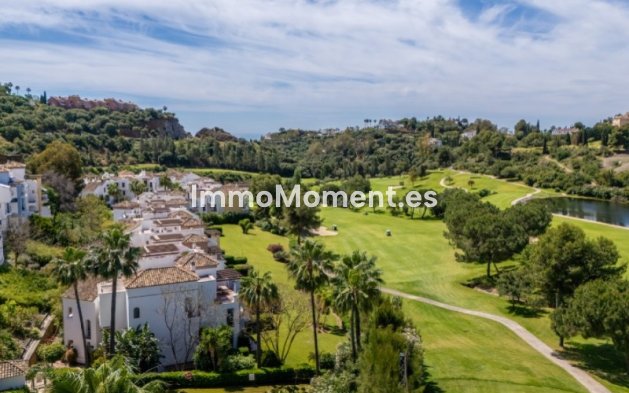 Resale - Apartment - Benahavís - Benahavís Centro
