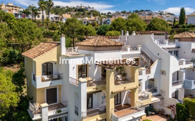 Resale - Apartment - Benahavís - Benahavís Centro