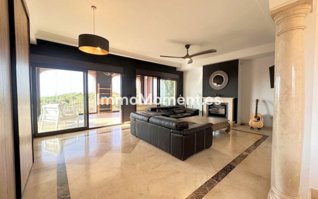 Resale - Detached villa - Estepona - Estepona Centro
