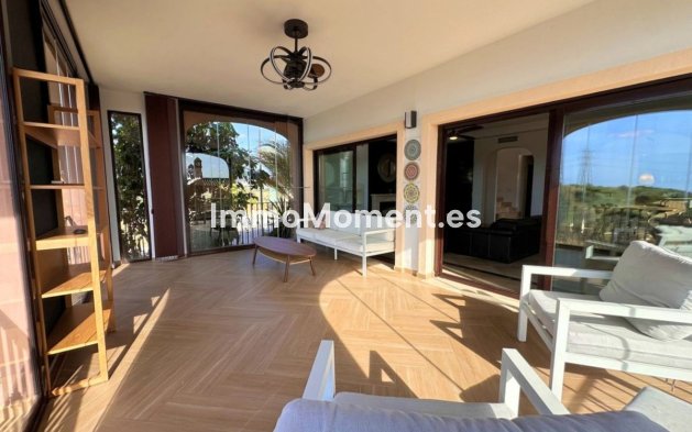 Resale - Detached villa - Estepona - Estepona Centro