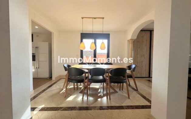 Resale - Detached villa - Estepona - Estepona Centro