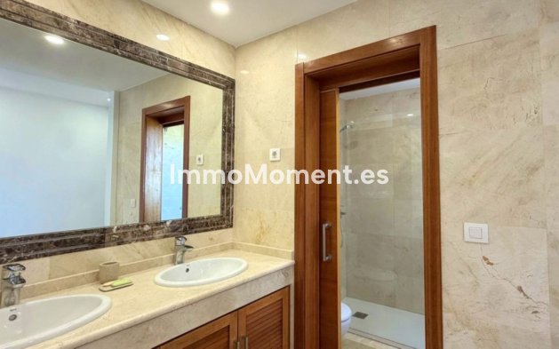 Resale - Detached villa - Estepona - Estepona Centro