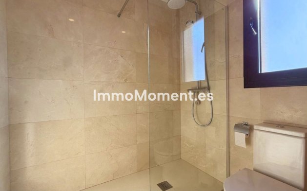 Resale - Detached villa - Estepona - Estepona Centro