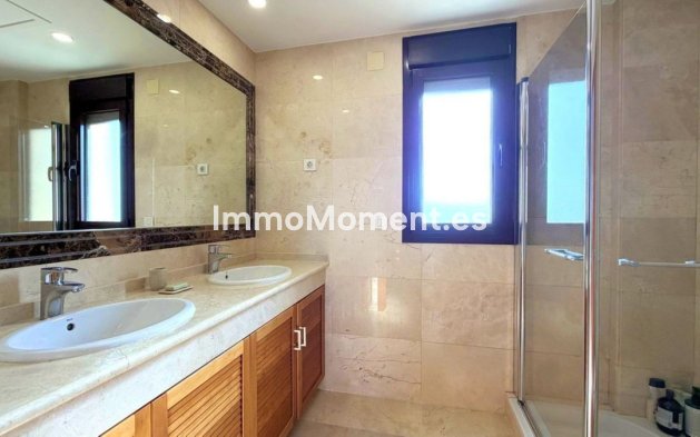 Resale - Detached villa - Estepona - Estepona Centro