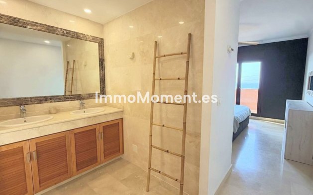 Resale - Detached villa - Estepona - Estepona Centro