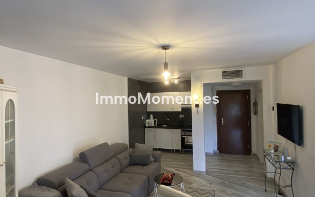 Resale - Apartment - Estepona - Atalaya