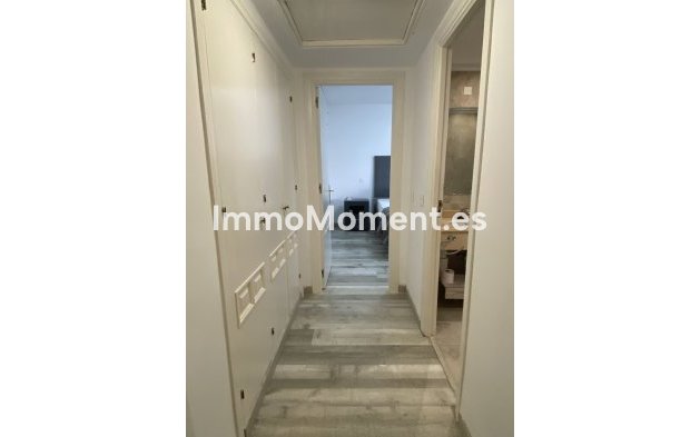 Resale - Apartment - Estepona - Atalaya