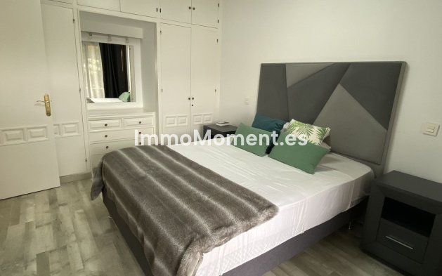 Resale - Apartment - Estepona - Atalaya
