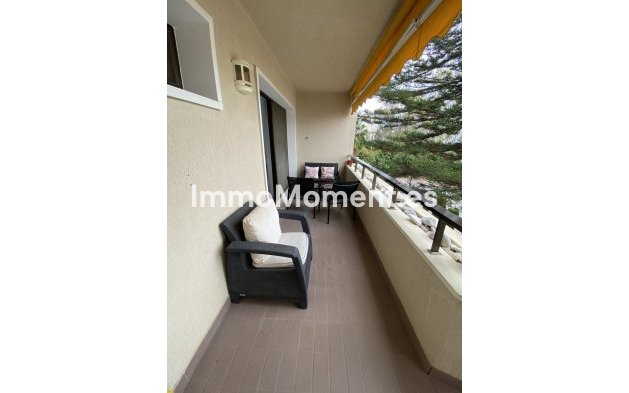 Resale - Apartment - Estepona - Atalaya