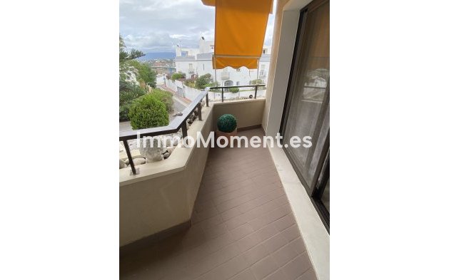 Resale - Apartment - Estepona - Atalaya
