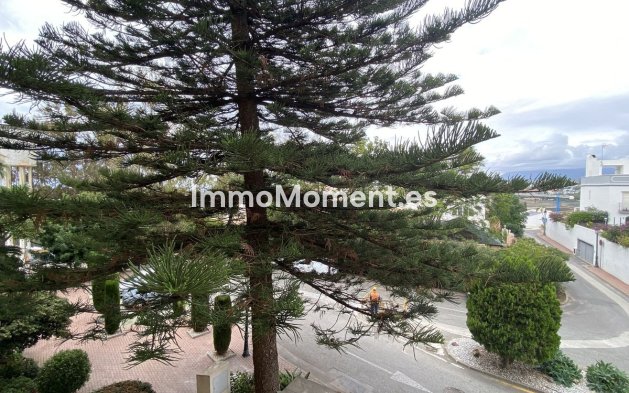 Resale - Apartment - Estepona - Atalaya