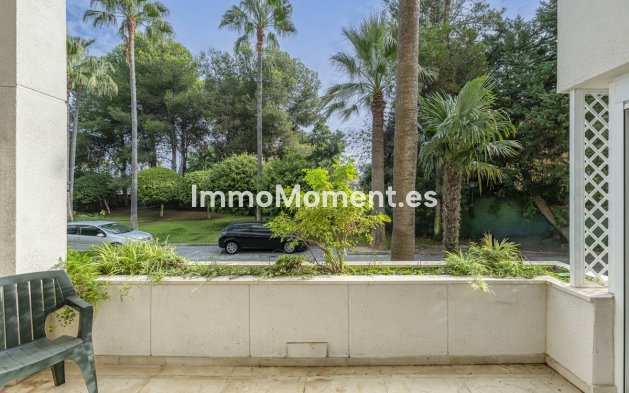 Resale - Apartment - Estepona - Estepona Centro