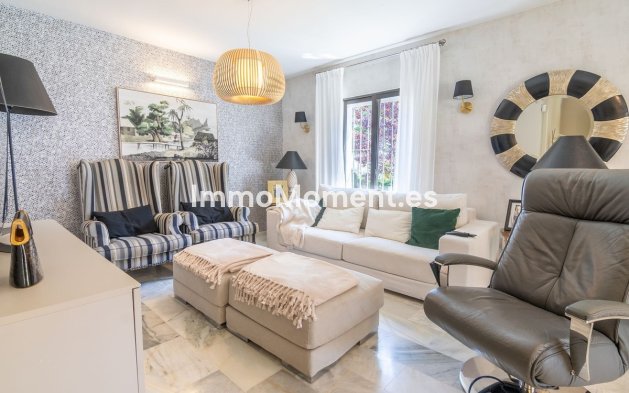 Wiederverkauf - Freistehende Villa - Estepona  - Estepona Centro
