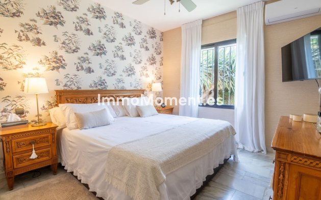 Wiederverkauf - Freistehende Villa - Estepona  - Estepona Centro