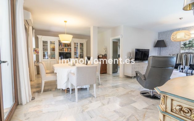 Wiederverkauf - Freistehende Villa - Estepona  - Estepona Centro