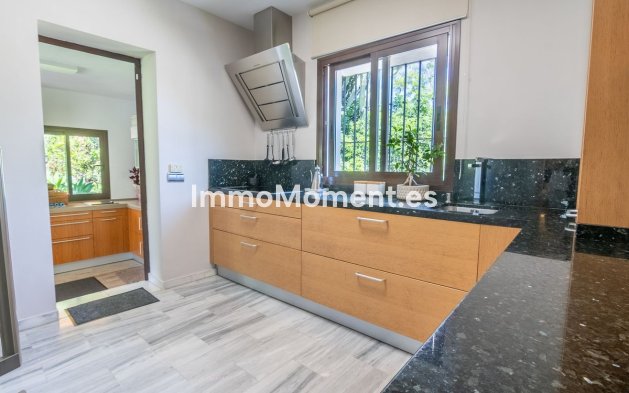 Wiederverkauf - Freistehende Villa - Estepona  - Estepona Centro