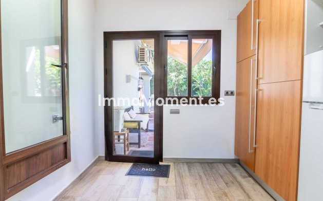 Wiederverkauf - Freistehende Villa - Estepona  - Estepona Centro