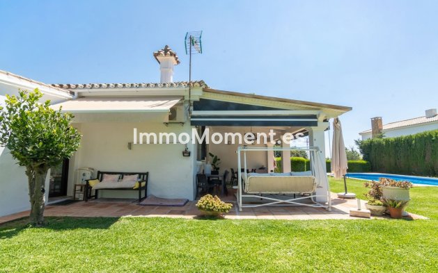 Wiederverkauf - Freistehende Villa - Estepona  - Estepona Centro