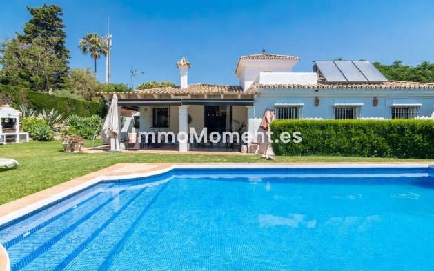 Wiederverkauf - Freistehende Villa - Estepona  - Estepona Centro