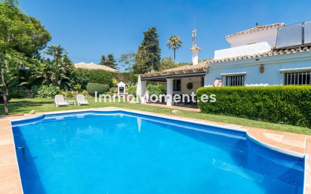 Wiederverkauf - Freistehende Villa - Estepona  - Estepona Centro
