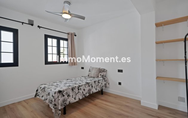 Revente - Maison mitoyenne - Estepona  - Estepona Centro
