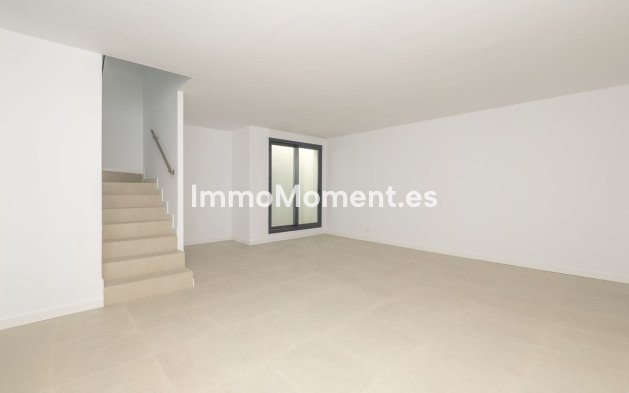 Resale - Detached villa - Estepona - Estepona Centro