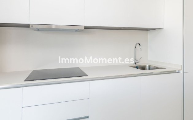 Resale - Detached villa - Estepona - Estepona Centro