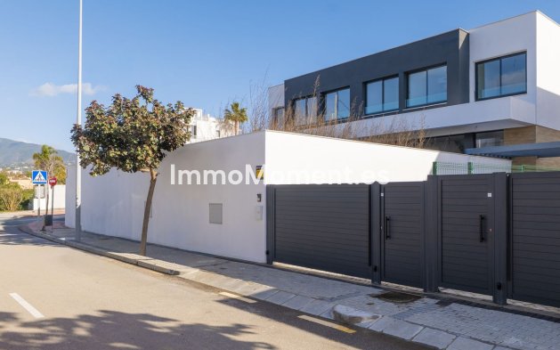 Resale - Detached villa - Estepona - Estepona Centro
