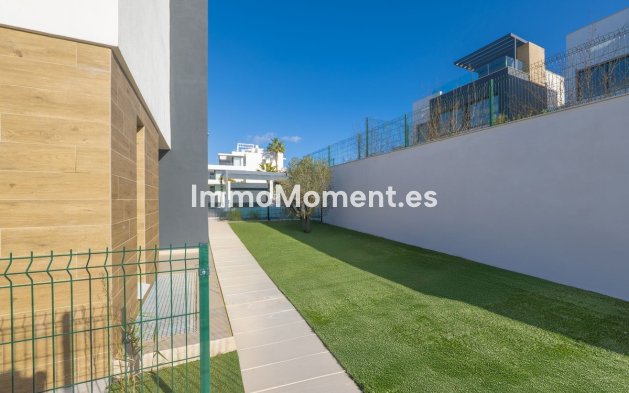 Resale - Detached villa - Estepona - Estepona Centro