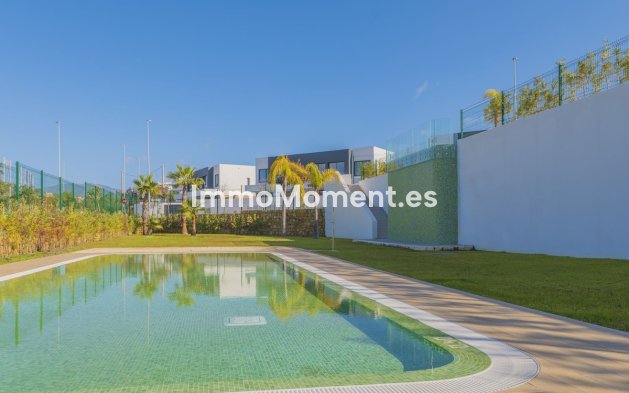 Resale - Detached villa - Estepona - Estepona Centro