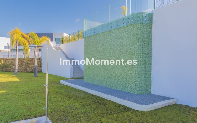 Resale - Detached villa - Estepona - Estepona Centro