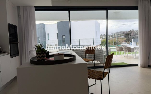 Resale - Detached villa - Estepona - Estepona Centro