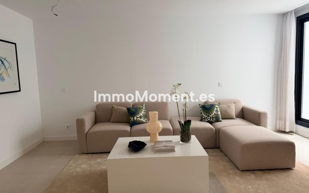 Resale - Detached villa - Estepona - Estepona Centro