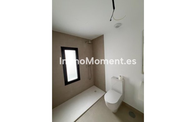 Resale - Detached villa - Estepona - Estepona Centro