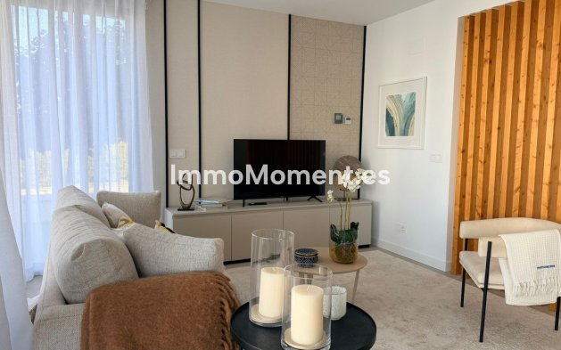Resale - Detached villa - Estepona - Estepona Centro