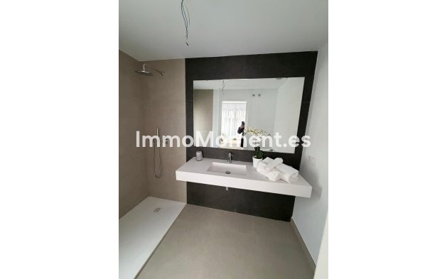 Resale - Detached villa - Estepona - Estepona Centro