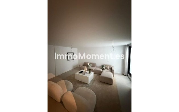 Resale - Detached villa - Estepona - Estepona Centro
