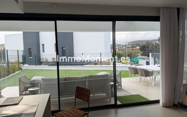 Resale - Detached villa - Estepona - Estepona Centro