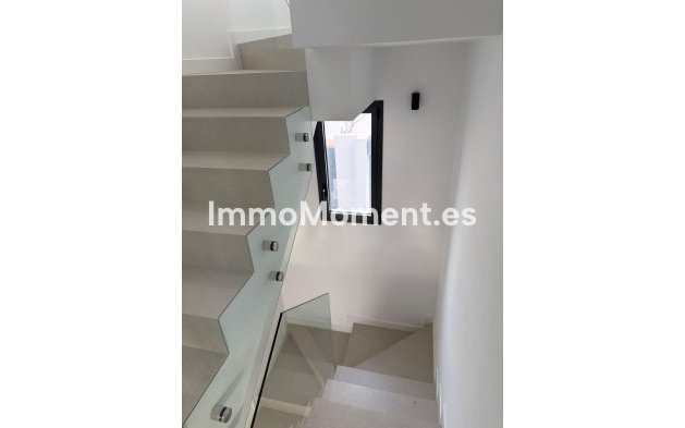 Resale - Detached villa - Estepona - Estepona Centro