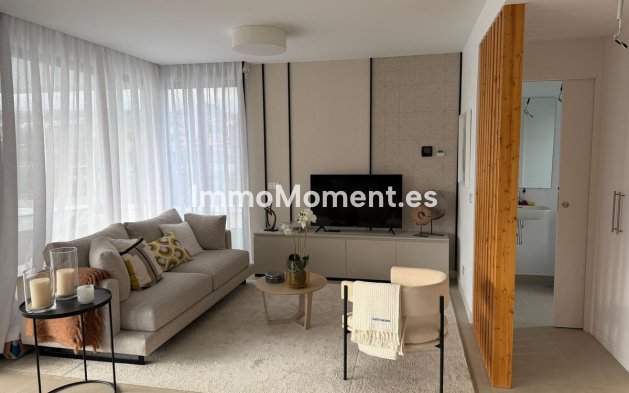 Resale - Detached villa - Estepona - Estepona Centro