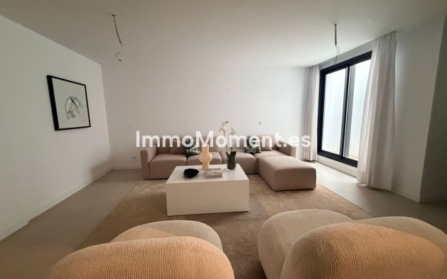 Resale - Detached villa - Estepona - Estepona Centro