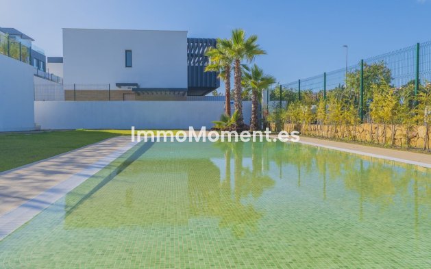 Resale - Detached villa - Estepona - Estepona Centro