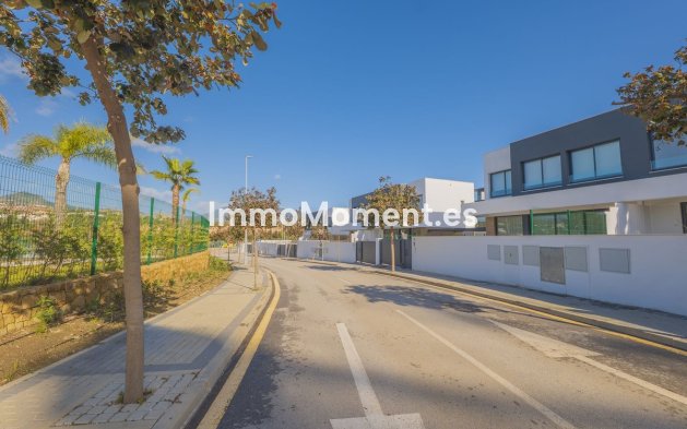 Resale - Detached villa - Estepona - Estepona Centro