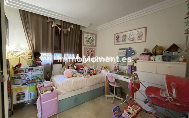 Resale - Apartment - Benahavís - Benahavís Centro