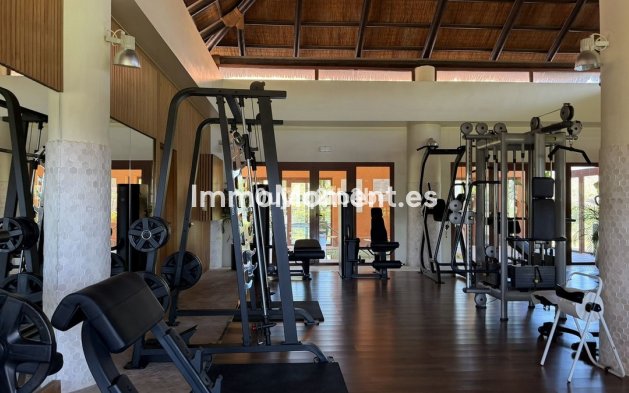 Resale - Apartment - Benahavís - Benahavís Centro