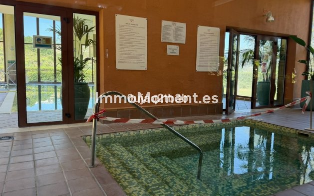 Resale - Apartment - Benahavís - Benahavís Centro